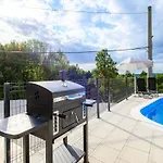 Spacious In Markoci *