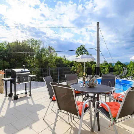 Daire Spacious In Markoci