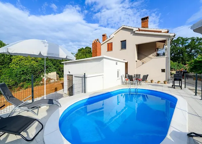 Spacious In Markoci