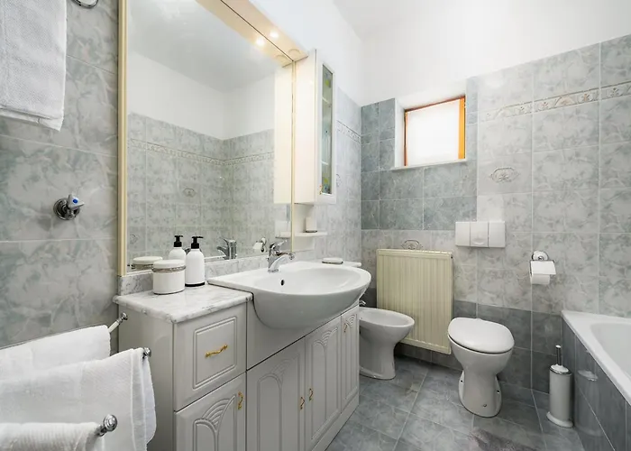 Spacious In Markoci