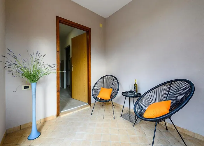 Spacious In Markoci