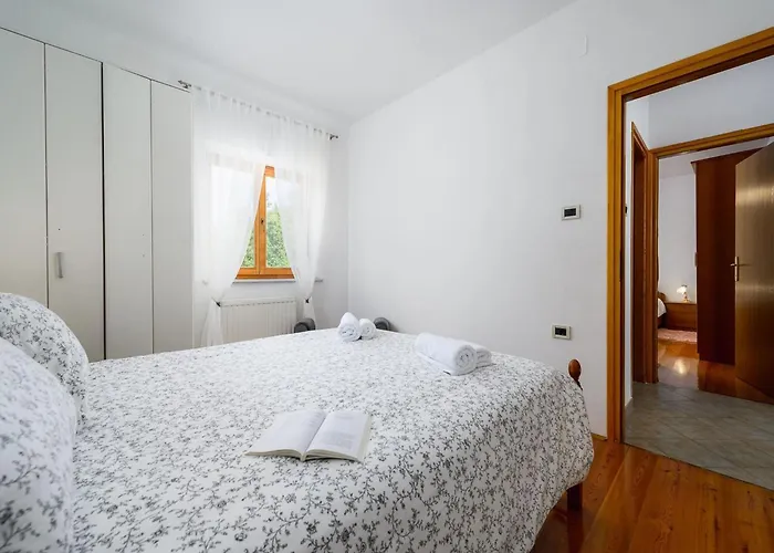 Apartamento Spacious In Markoci *