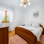 Spacious In Markoci Apartamento