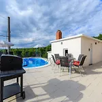 Apartamento Spacious In Markoci *