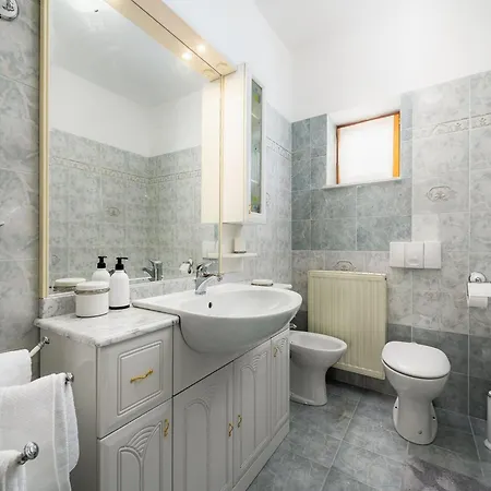 Spacious In Markoci