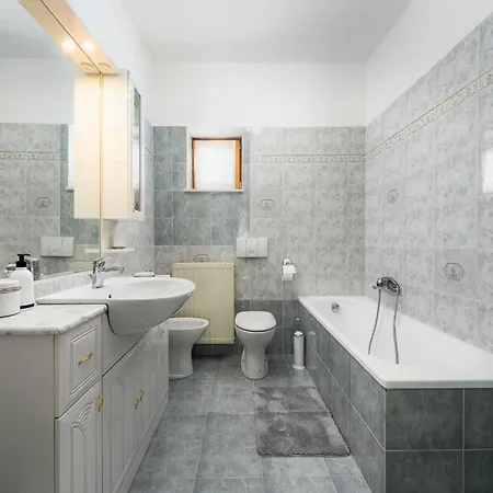 Apartment Spacious In Markoci Veli Turini