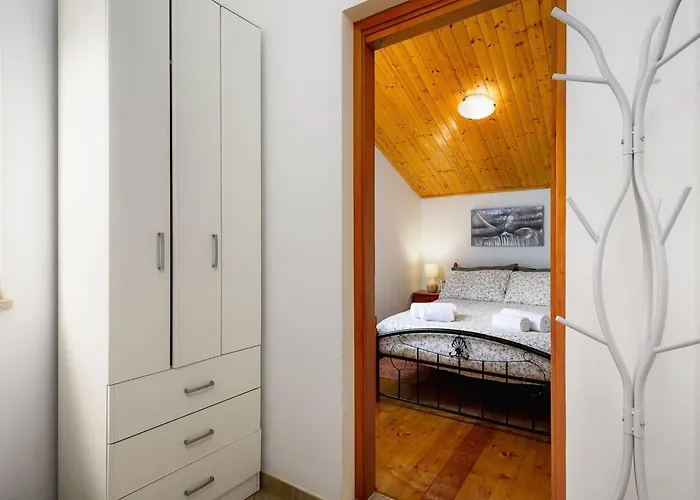 Spacious In Markoci Veli Turini