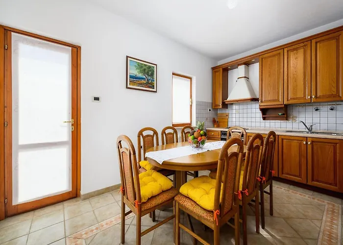 Spacious In Markoci Veli Turini