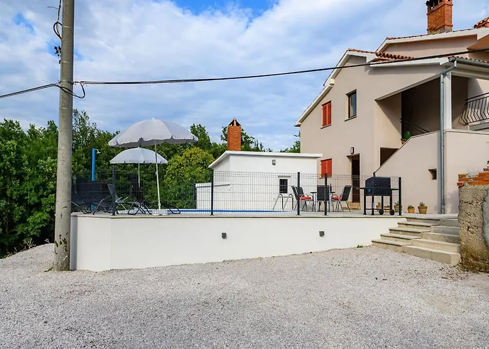 Spacious In Markoci Apartman Veli Turini