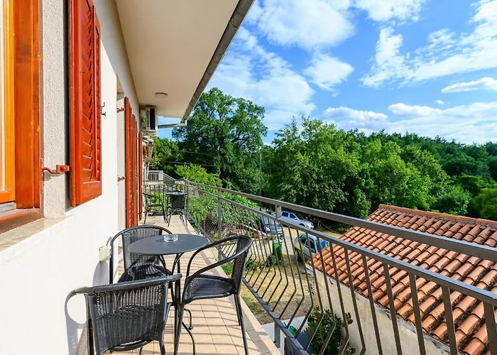 Spacious In Markoci Apartman *